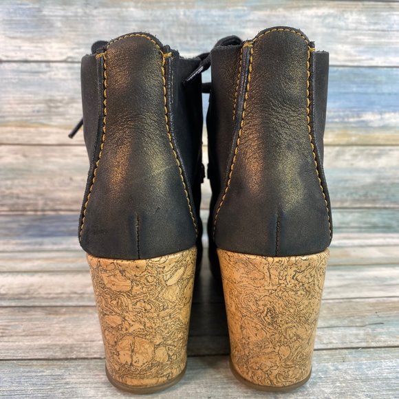 Timberland Black/Gold Metallic Soft Leather Wedge Heel Lace Up Ankle Boots - Picture 6 of 13